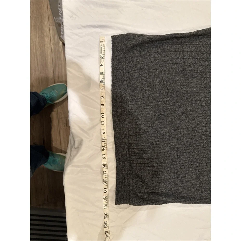 A Love Story Women's Grey Sweater Size XL Is All Right. We're Good. - Picture 7 of 11